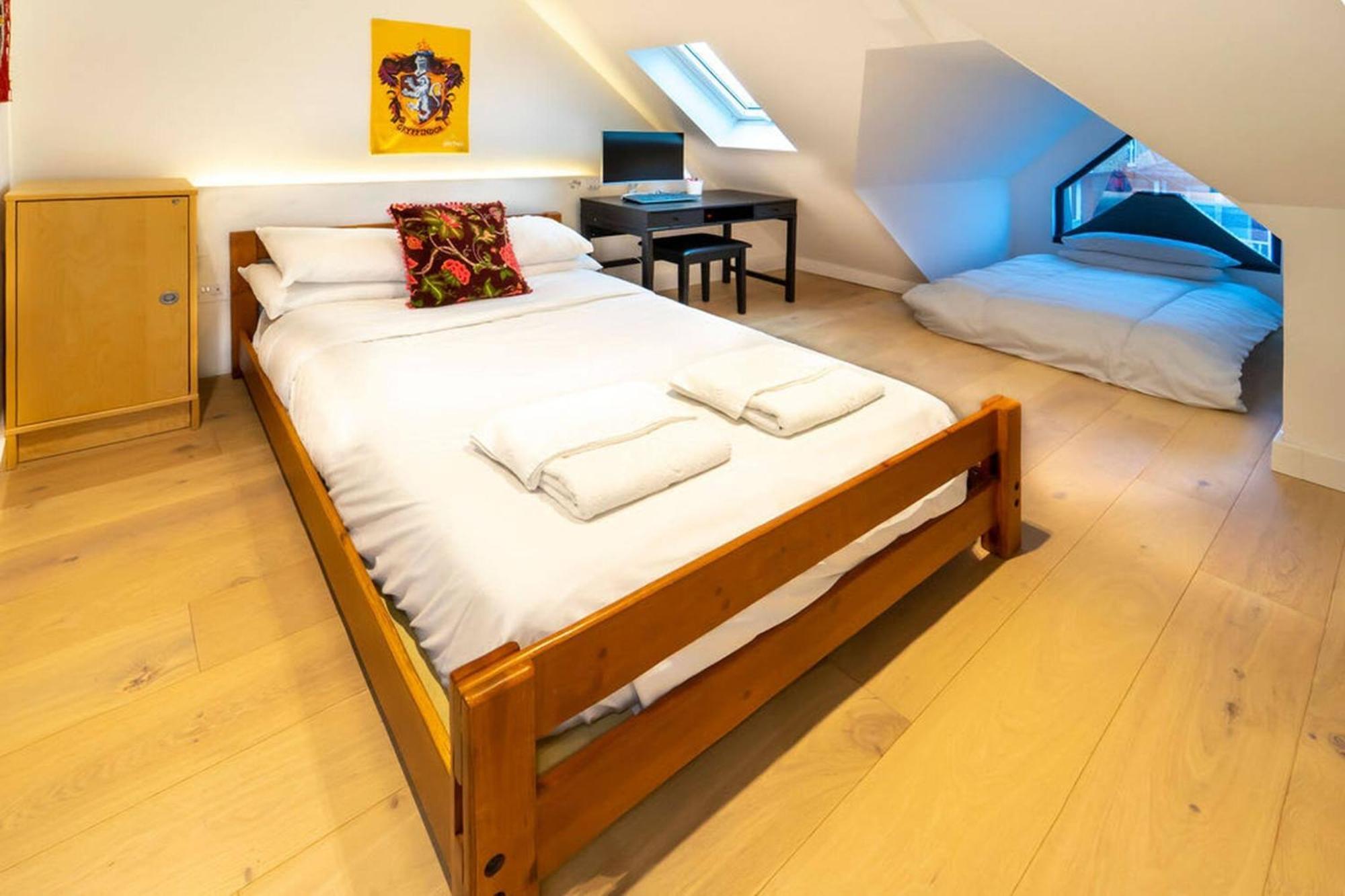 Apartment Modern Ealing Common Duplex London