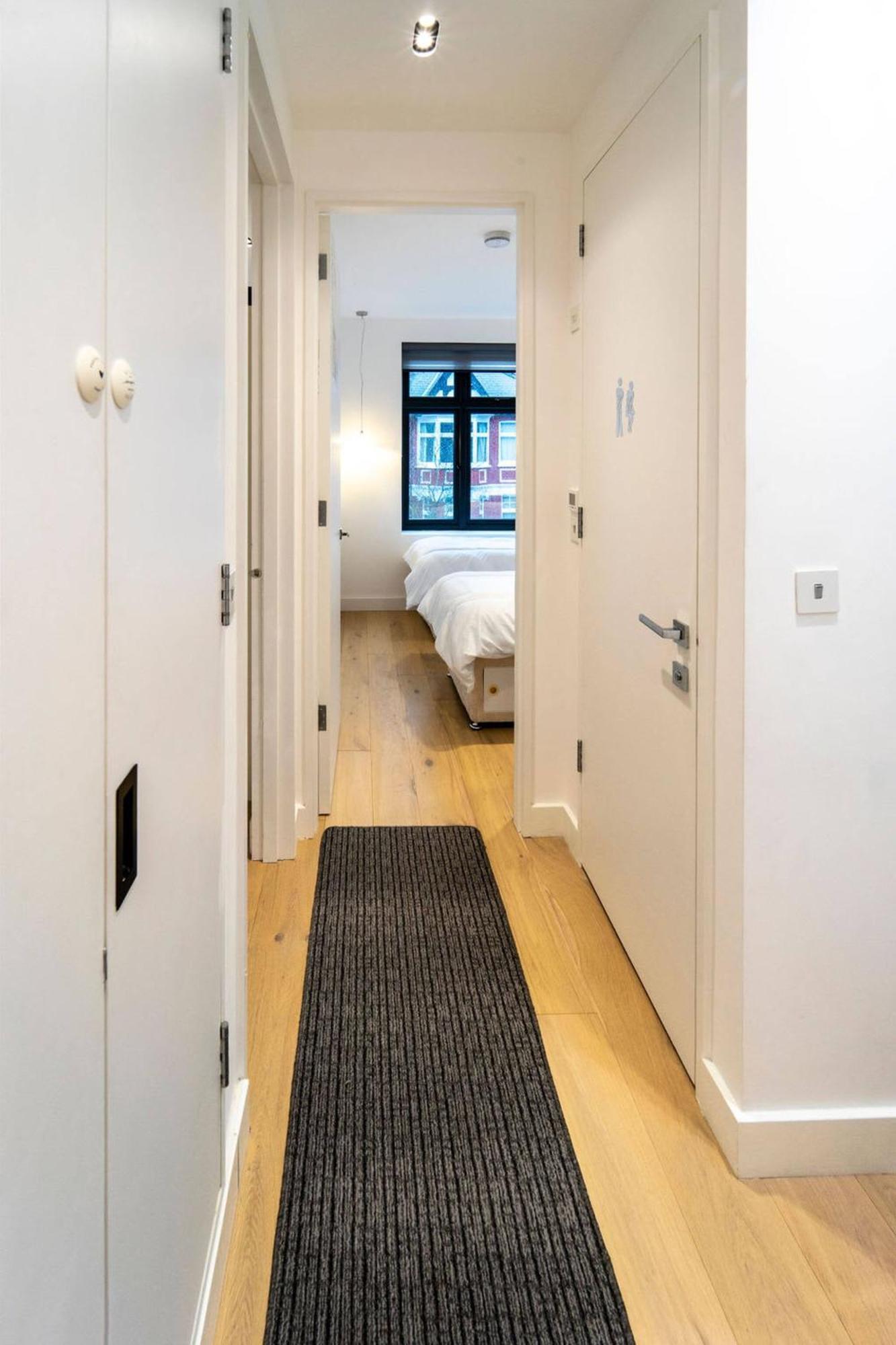 Modern Ealing Common Duplex Apartment *